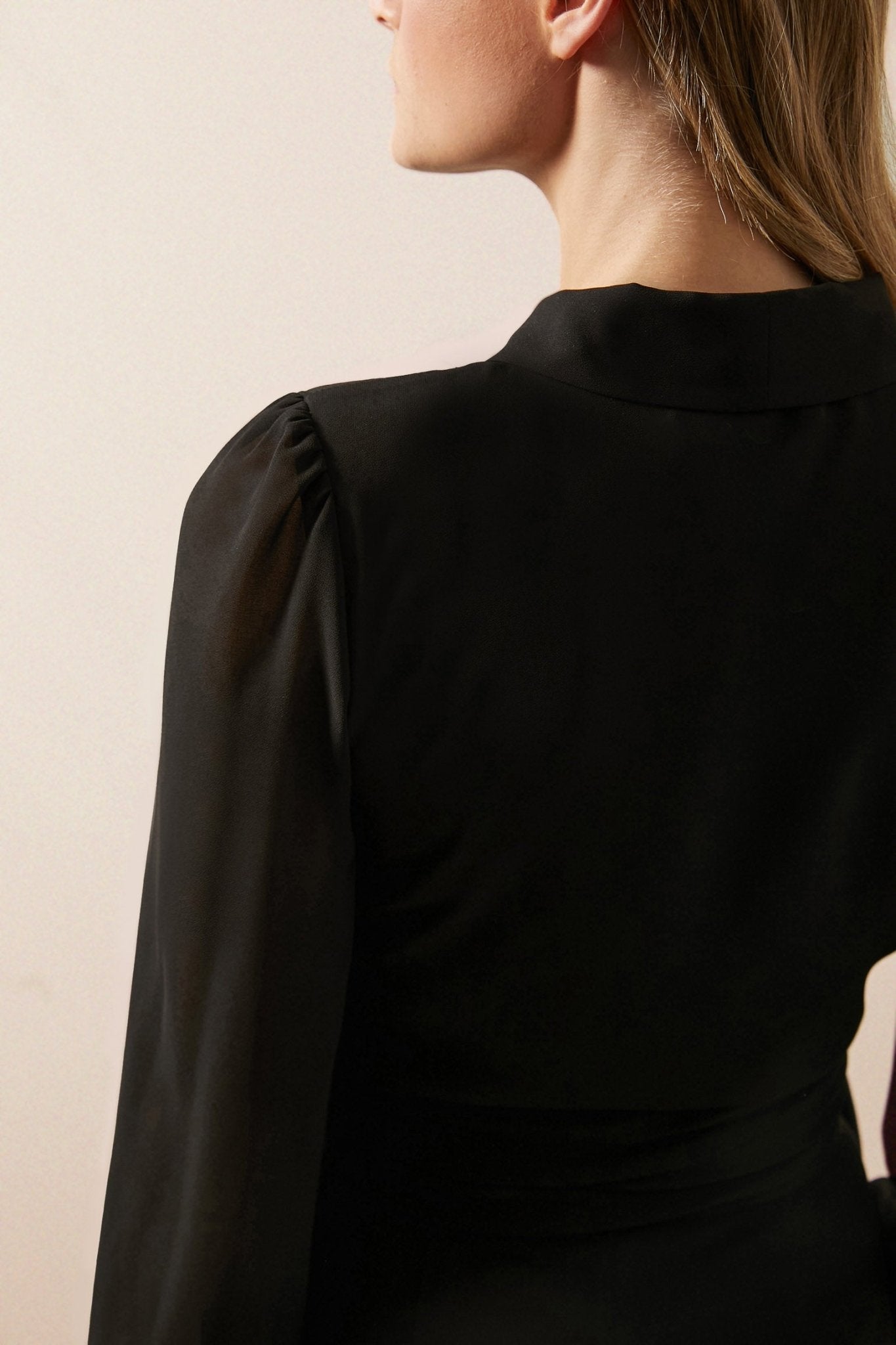 Blusa BRISA Black Mercury