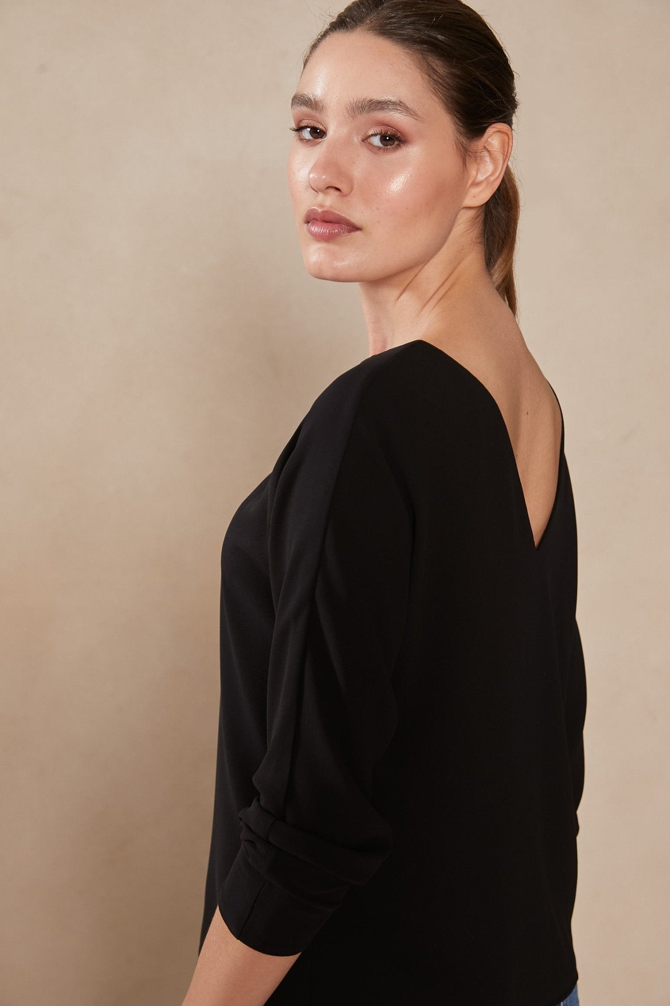 Blusa WASABI Black Mercury