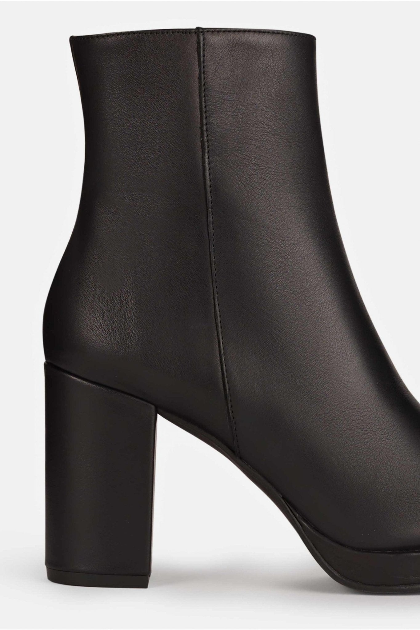 Botín Petite MARTA Negro